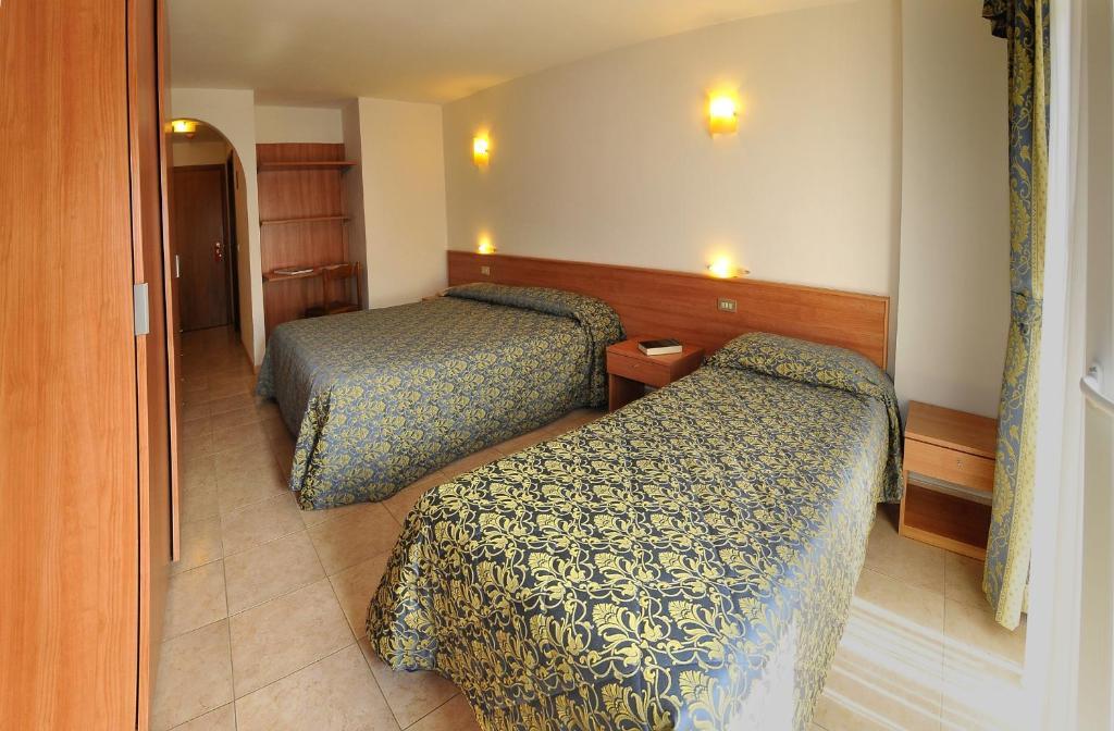 Hotel Alpen Andalo Habitación foto